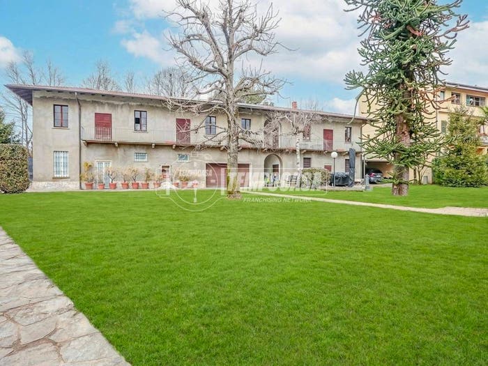 Casa con 5 locali in vendita in Via Milano, Casorate Sempione