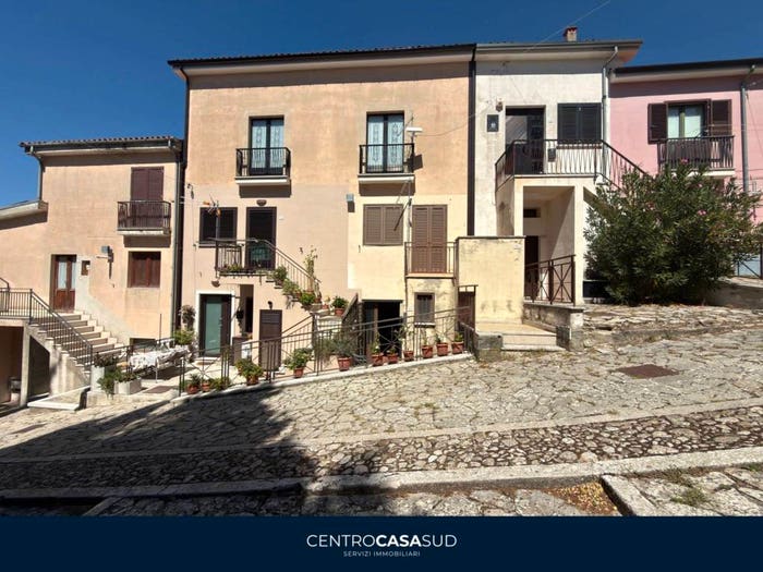 Appartamento trilocale in vendita in Via Pasquale Stanislao Mancini, Sant'Angelo dei Lombardi
