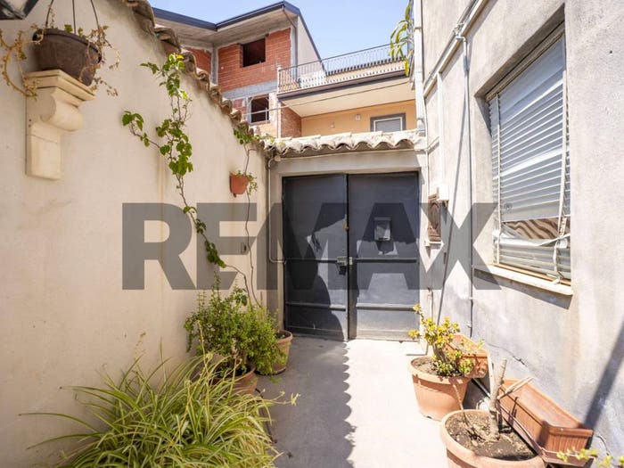 Appartamento quadrilocale in vendita in Via Regina Margherita, Santa Maria di Licodia