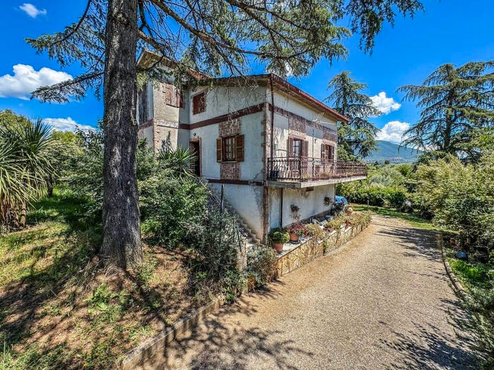 Casa con 6 locali in vendita in Strada della Sabellata, Palombara Sabina