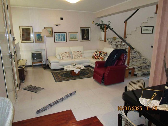 Casa con 6 locali in vendita in via delle Magnolie, Centro, Comiso