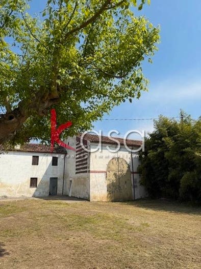 Casa con 6 locali in vendita in Via Giovanni Spello, Pojana Maggiore