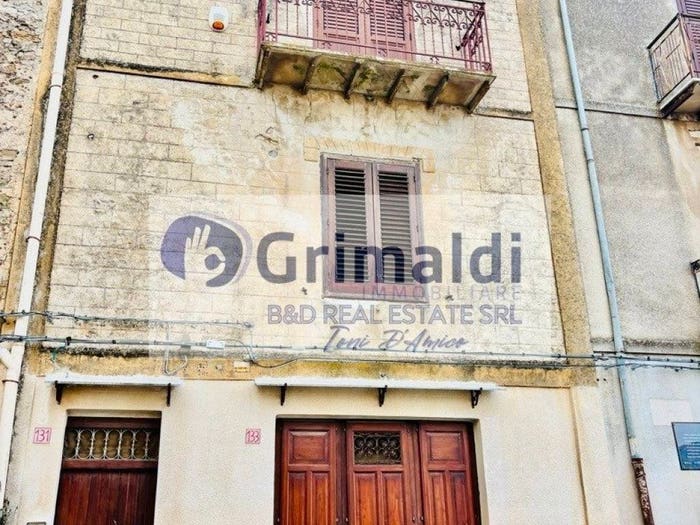 Casa con 6 locali in vendita in Via Garibaldi, Polizzi Generosa