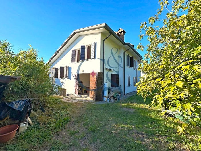 Casa con 5 locali in vendita in Via Rivella, Pernumia
