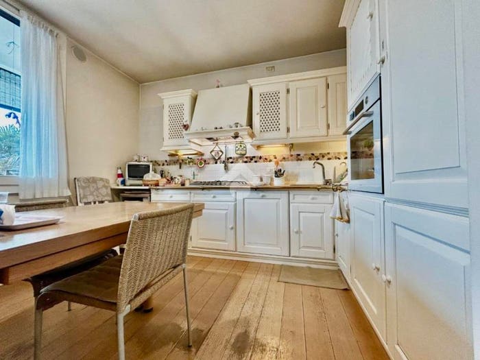 Appartamento con 5 locali in vendita in Via Monte Grappa, Centro, Caerano di San Marco