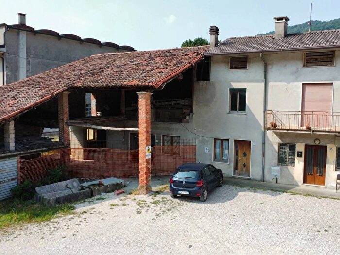 Casa in vendita in Chiampo