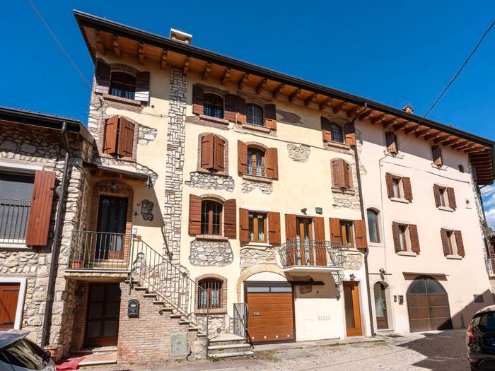 Casa con 6 locali in vendita in Via Tomenighe di Mezzo, Negrar, Negrar di Valpolicella