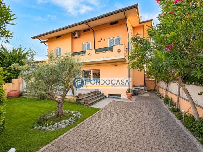 Casa con 5 locali in vendita in Via Pardini, Cinquale, Montignoso