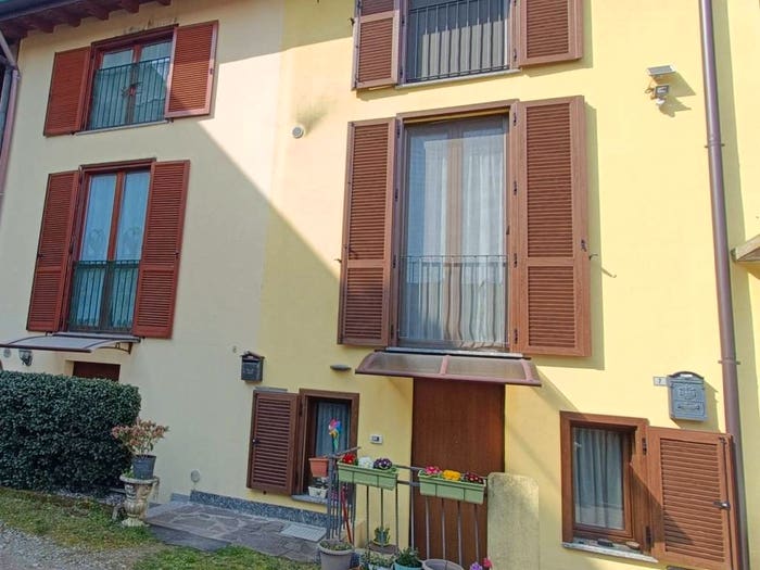 Casa quadrilocale in vendita in Camnago Boscone, Faloppio