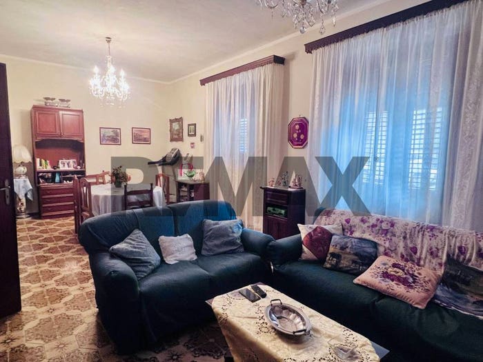 Appartamento con 6 locali in vendita in VIA COSTANZA D'ALTAVILLA, Centro, Bagheria