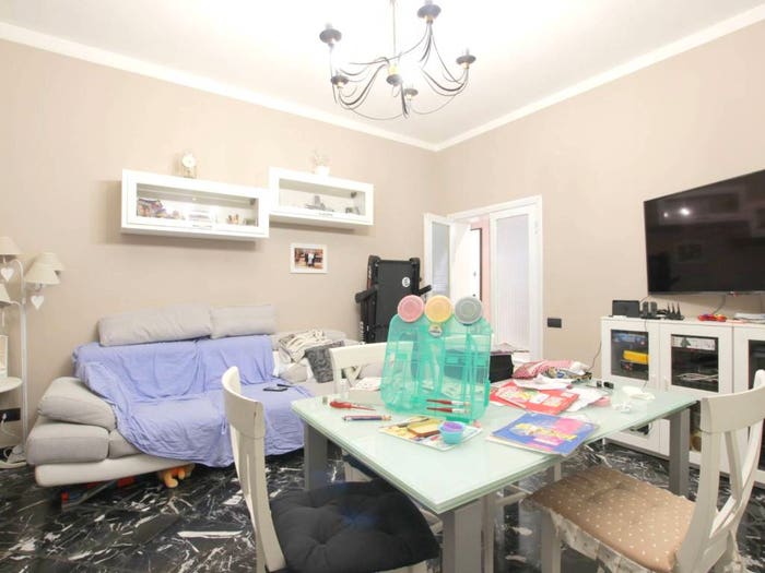 Casa con 6 locali in vendita in Via Lauretana, Asciano