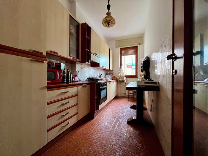 Appartamento quadrilocale in vendita in Via Pisa, Marina di Massa Centro, Massa