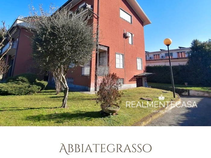 Casa con 5 locali in vendita in Viale Gian Galeazzo Sforza, Abbiategrasso