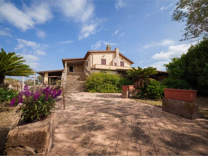Casa con 6 locali in vendita in Strada Provinciale Settevene Palo II, Bracciano