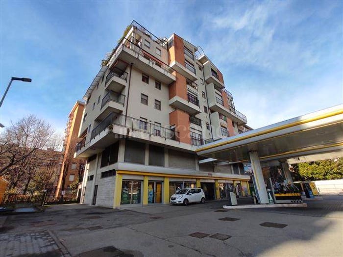 Appartamento trilocale in vendita in Via Angelo Inganni, Inganni, Milano