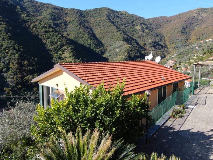 Casa con 6 locali in vendita in Testana, Avegno
