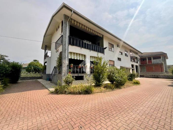 Appartamento quadrilocale in vendita in Via enrico fermi, Centro, Favria