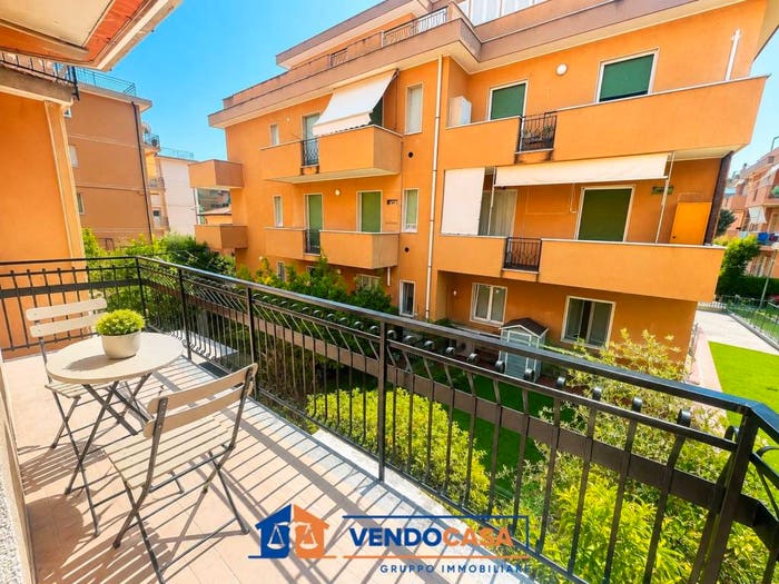 Appartamento trilocale in vendita in Via Milano, Centro, Pietra Ligure