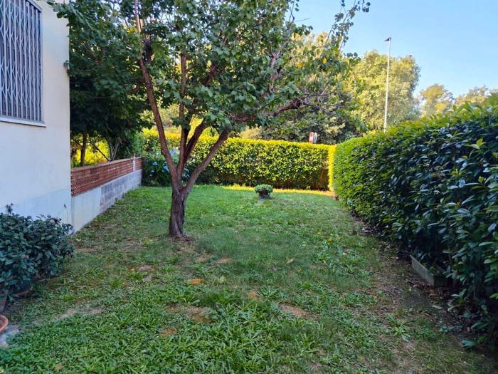 Appartamento quadrilocale in vendita in Via Aprile, Stagno, Collesalvetti