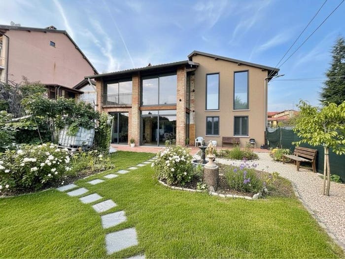 Casa in vendita in Via San Carlo, Fenegrò