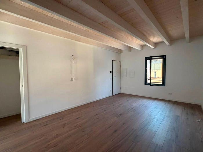 Appartamento trilocale in vendita in Via Maggio, Centro, Castrezzato