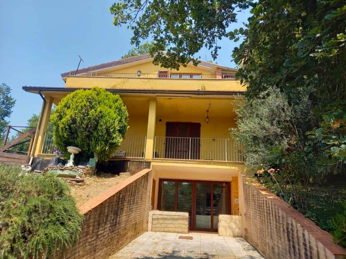 Casa con 6 locali in vendita in Strada del Sole, Centro, Magione