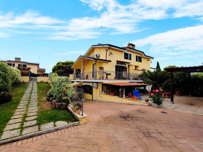 Casa con 6 locali in vendita in Via Passo del Turchino, Cioccati Zucchetti, Nettuno