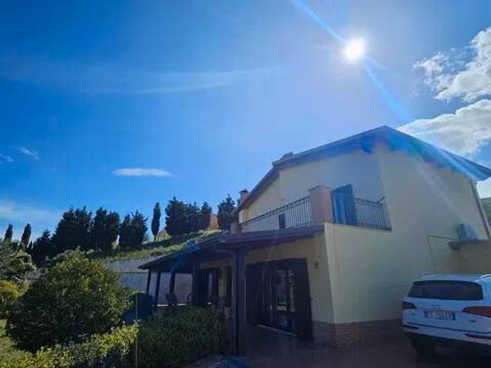 Casa con 6 locali in vendita in Via Giuseppe Rito, Sala, Catanzaro