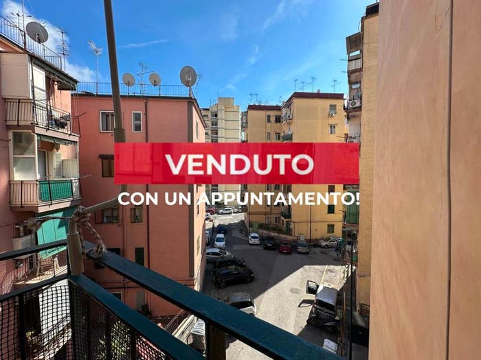 Appartamento bilocale in vendita in Via Giacinto De Sivo, Fuorigrotta, Napoli