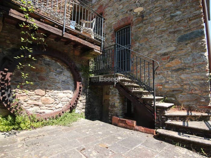Casa con 5 locali in vendita in Via di Vorno, Vorno, Capannori