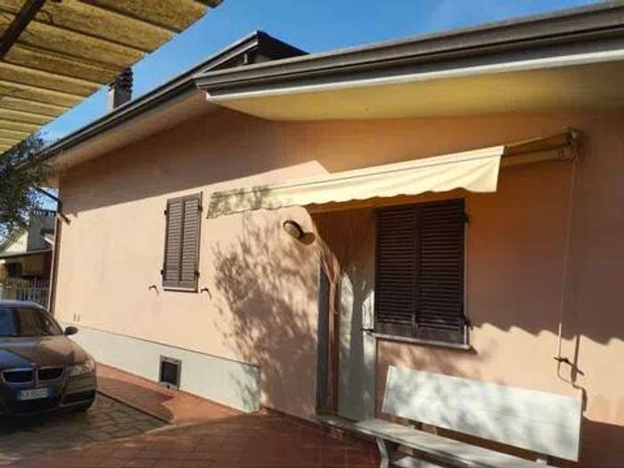 Casa con 5 locali in vendita in Romagnano, Massa