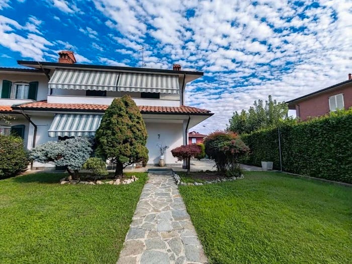 Casa quadrilocale in vendita in Via Giuseppe Di Vittorio, Rotta, Travacò Siccomario