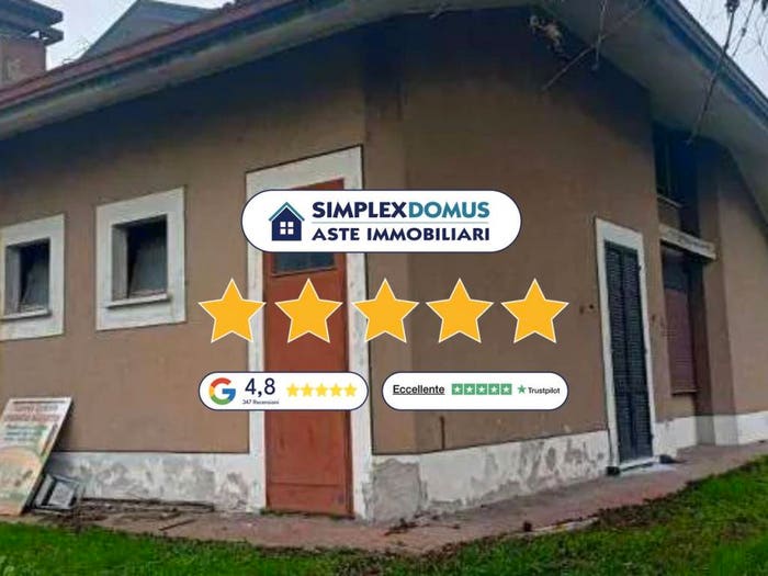Casa con 6 locali in vendita in Via S Maria, Commessaggio