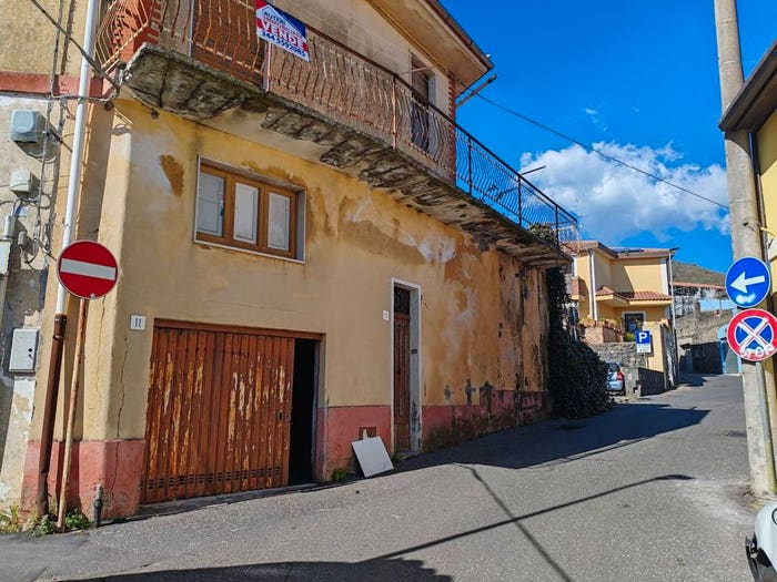 Casa con 5 locali in vendita in Via Vittorio Veneto, Nicolosi
