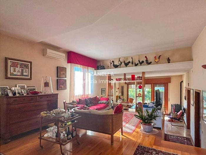Casa con 6 locali in vendita in Via Malvolta, Castelfranco Veneto