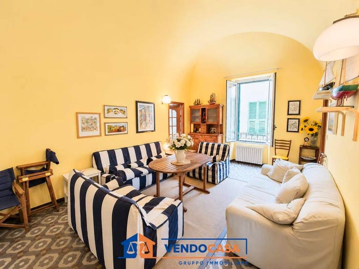 Appartamento con 5 locali in vendita in Via Lancellotto, Centro, Finale Ligure