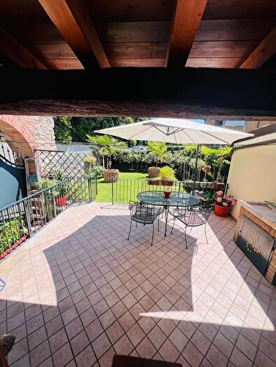 Casa con 5 locali in vendita in Via Villa Folonari, Centro, Cellatica