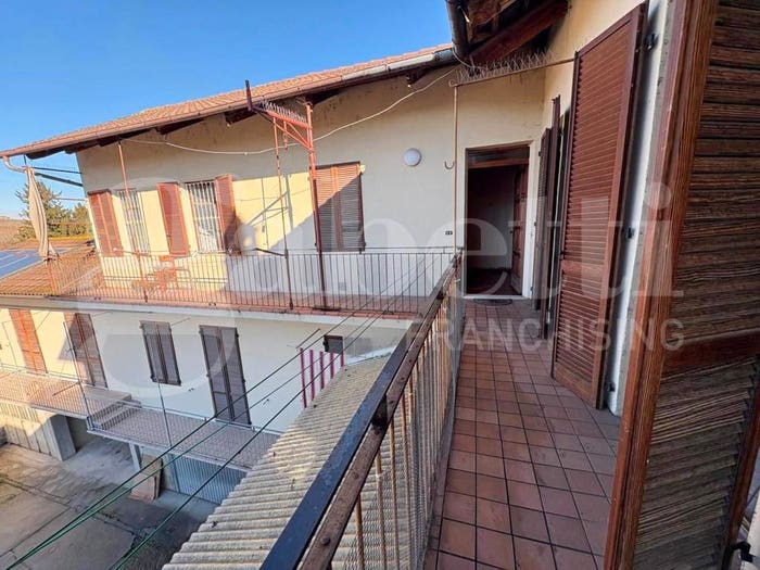 Appartamento con 6 locali in vendita in Via Garibaldi, Gallo, Grinzane Cavour
