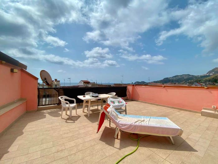 Casa quadrilocale in vendita in Via Vittorio Emanuele, Letojanni