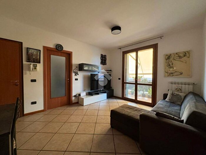 Appartamento con 6 locali in vendita in Via Gazzo, Cagnola, Cartura