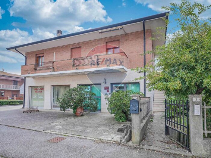 Appartamento con 5 locali in vendita in Via Primo Maggio, Formignana, Tresignana