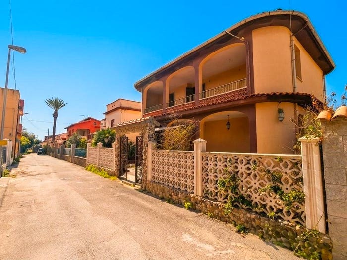 Casa con 6 locali in vendita in Via Maresciallo Mongiovì, Centro, Licata