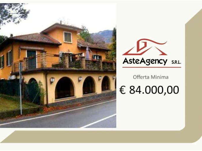 Appartamento trilocale in vendita in Via Marconi, Castello, Castelveccana