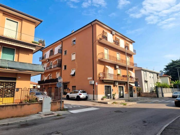 Appartamento quadrilocale in vendita in Via Brigata Composta, Santa Lucia Golosine, Verona