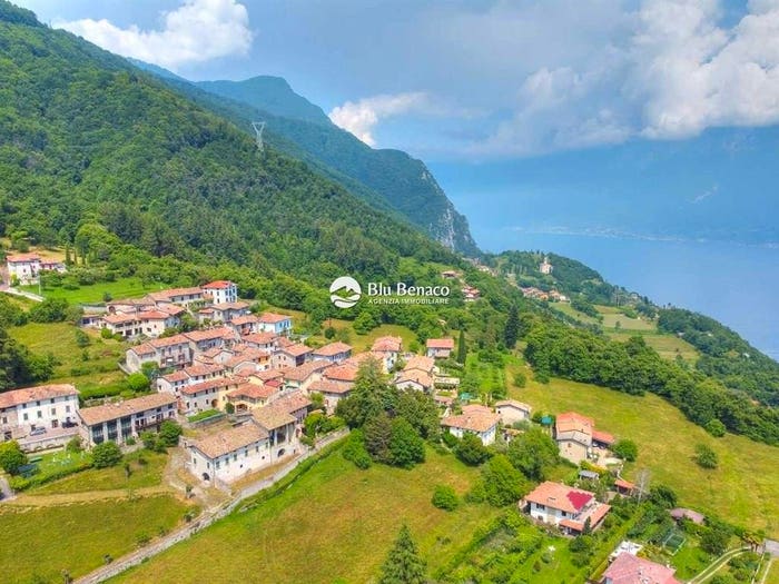 Appartamento con 6 locali in vendita in Via Liano, Liano Formaga, Gargnano
