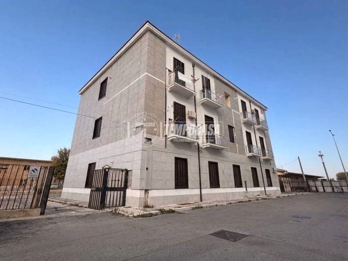 Appartamento trilocale in vendita in Via Redipuglia, Stazione, Foggia