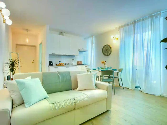 Appartamento bilocale in vendita in Via Lazzaro Palazzi, Porta Venezia, Milano