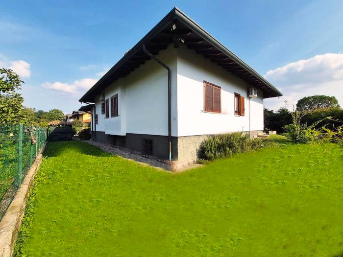 Casa con 5 locali in vendita in Via Valle Mulini, Fino Mornasco
