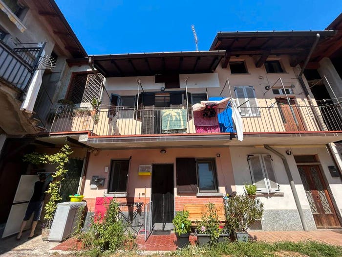Appartamento bilocale in vendita in Via Gerli Arioli, Centro, Gavirate