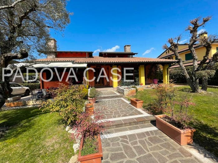 Casa con 6 locali in vendita in via Monte Cengio, Codiverno, Vigonza
